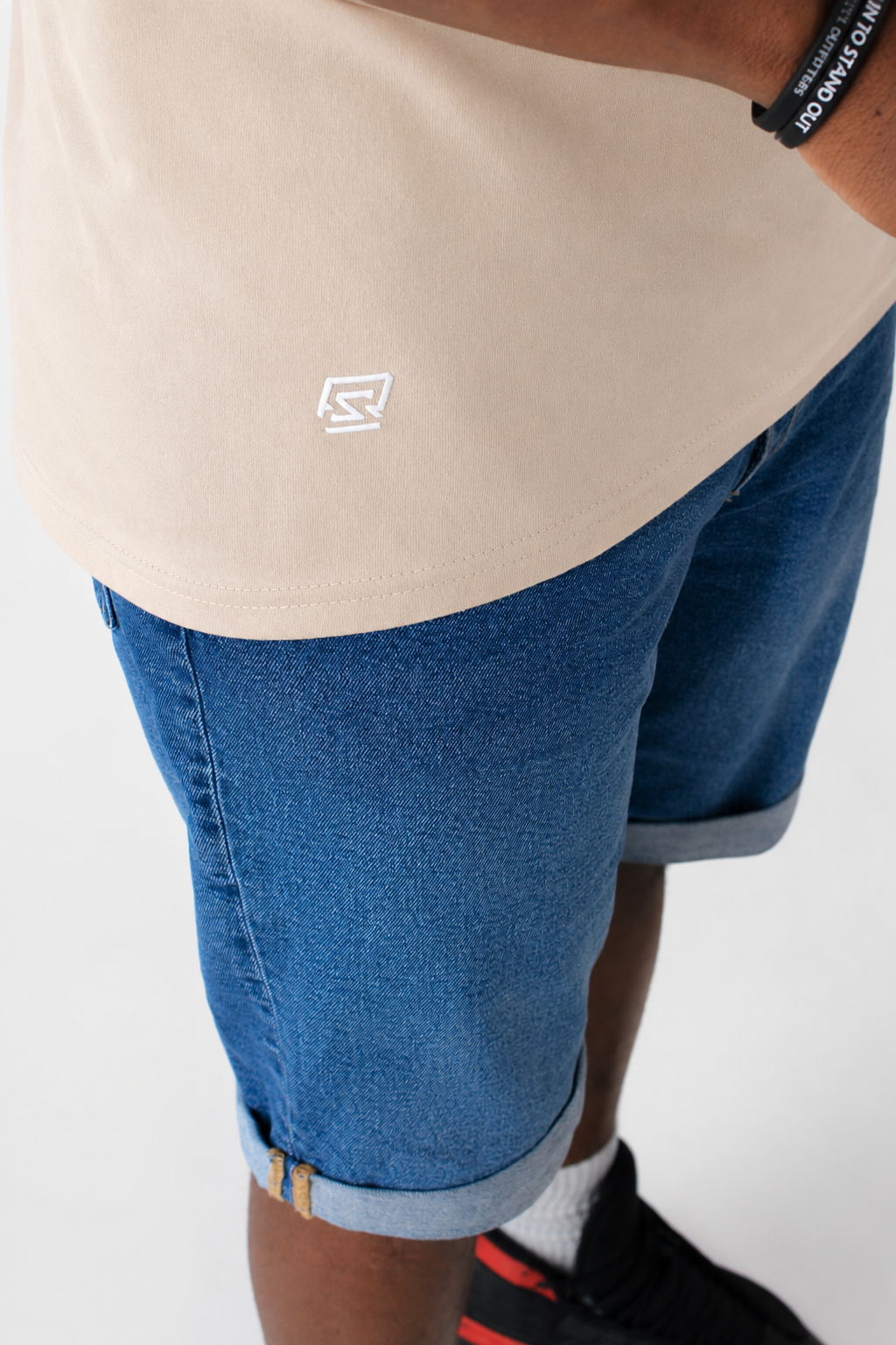 Born To Stand Out Essential Tee (Sand/ White Puff)